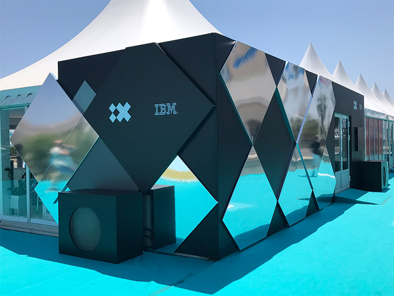 IBM iX启用全新的品牌LOGO