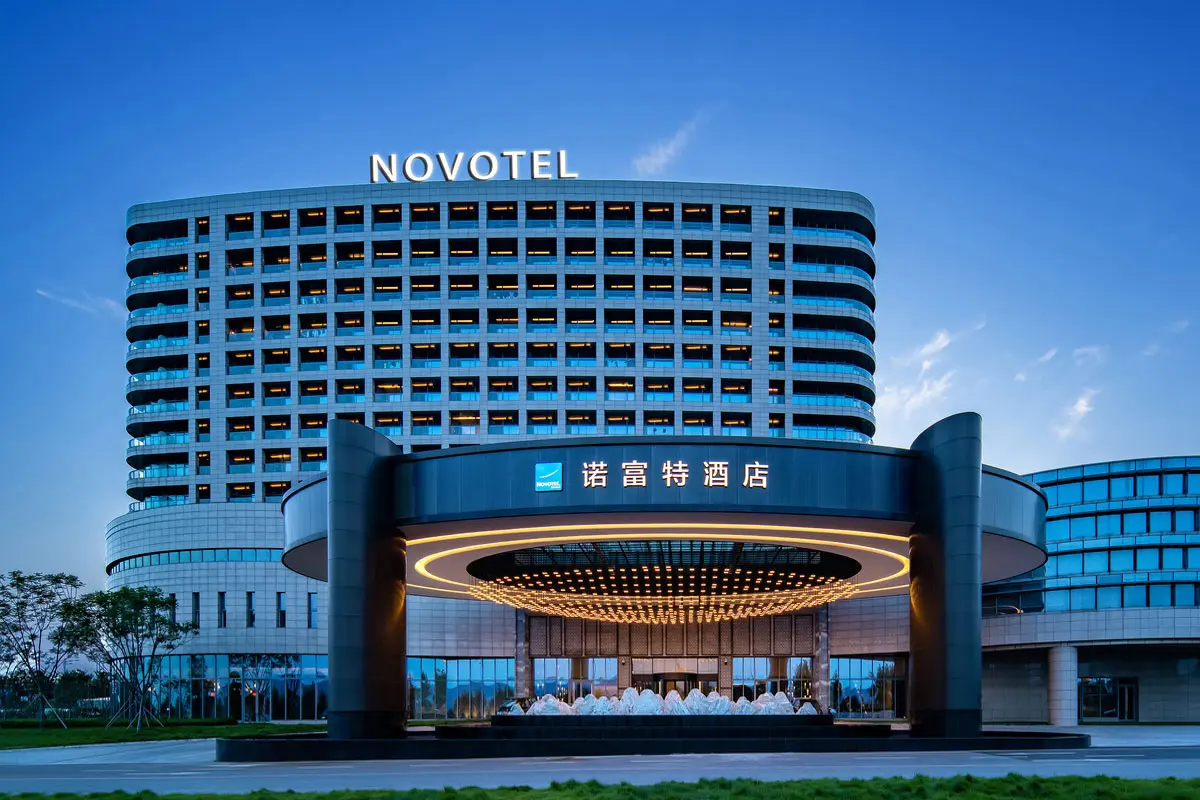 Novotel诺富特酒店logo含义及酒店品牌理念 - logo9.net