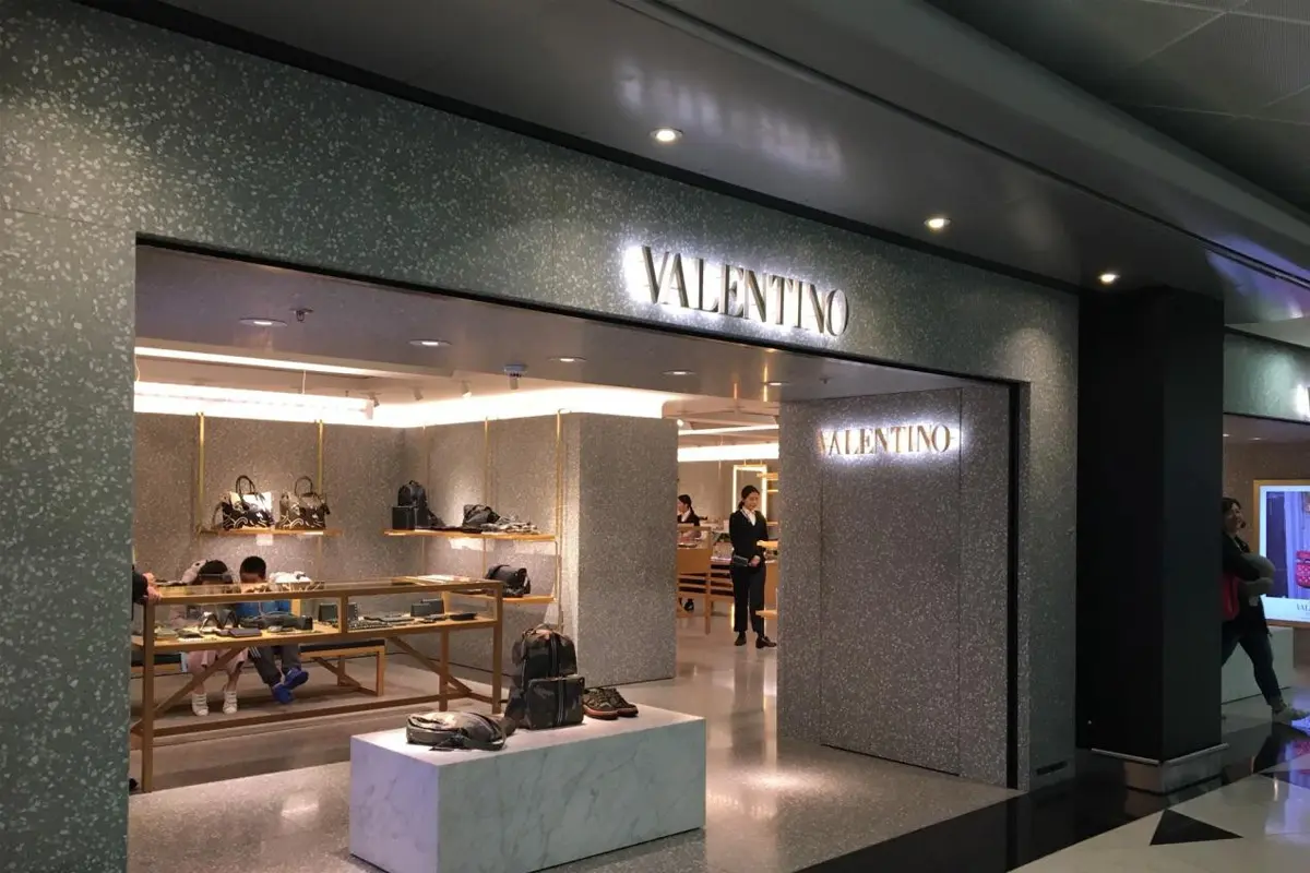 华伦天奴标志logo图片